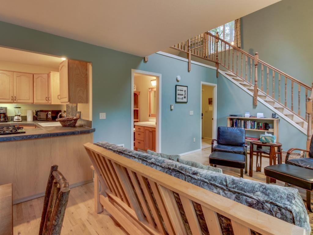 Roaring River Retreat Welches エクステリア 写真