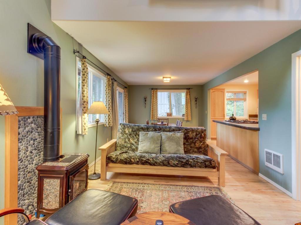 Roaring River Retreat Welches エクステリア 写真
