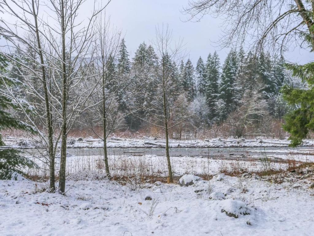 Roaring River Retreat Welches エクステリア 写真
