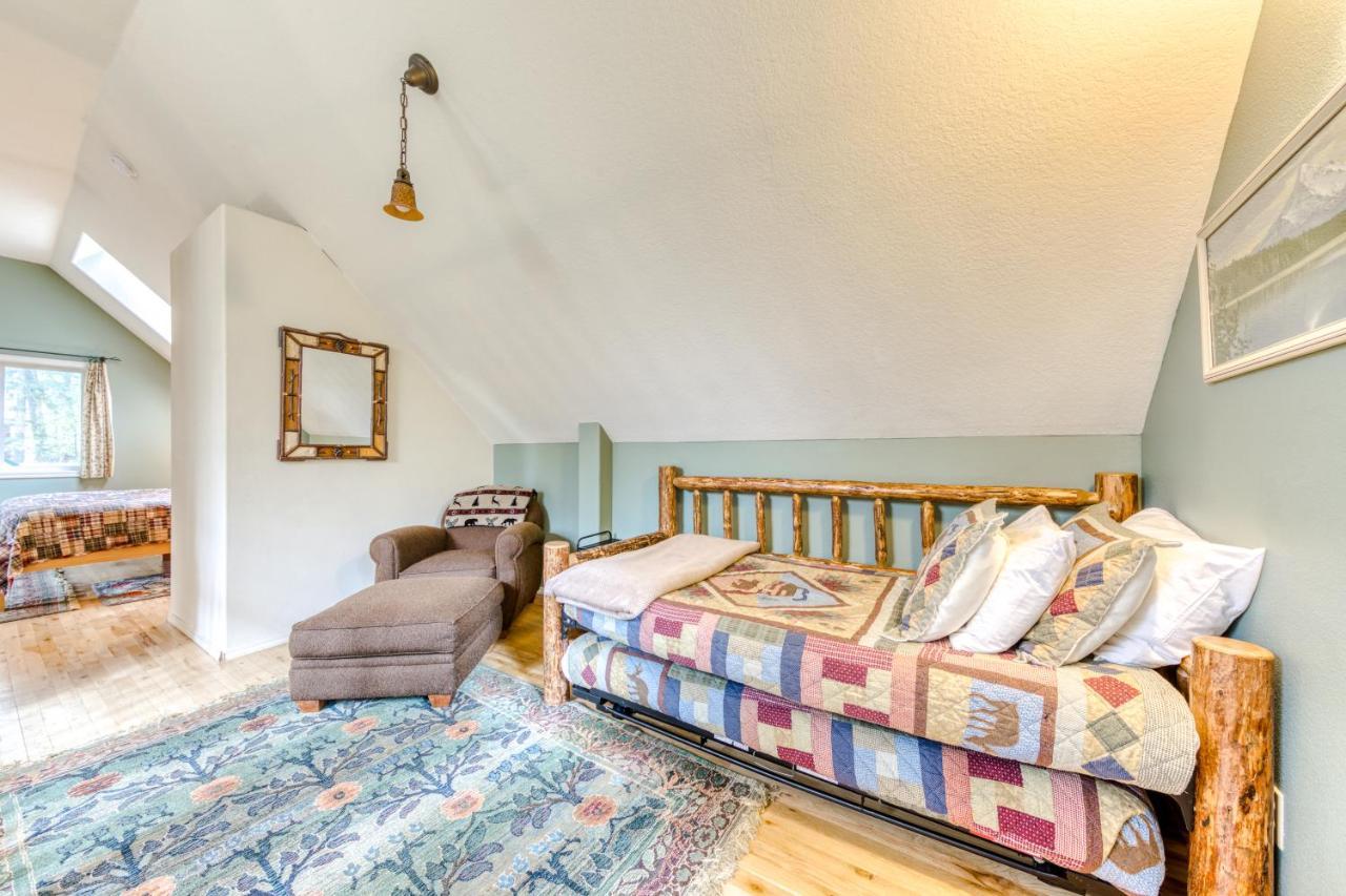 Roaring River Retreat Welches エクステリア 写真